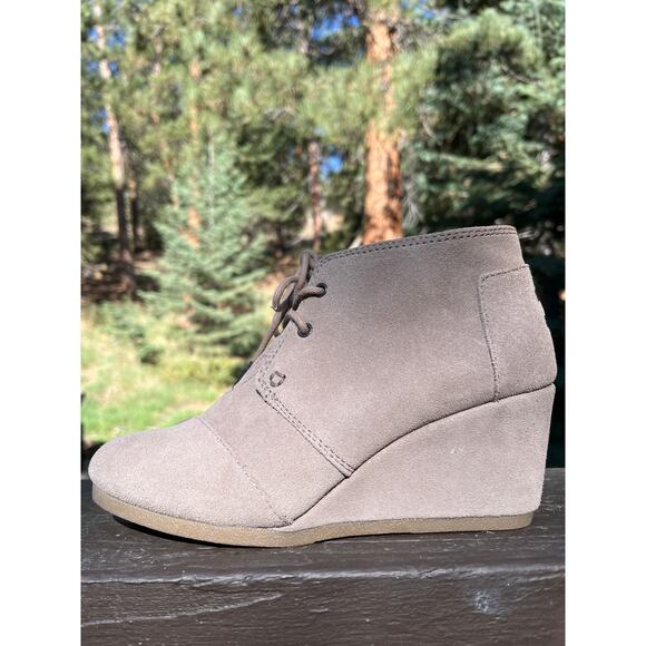 TOMS Desert Wedge Lace Up Taupe Boots Women's Size 7.5 - Picture 1 of 8